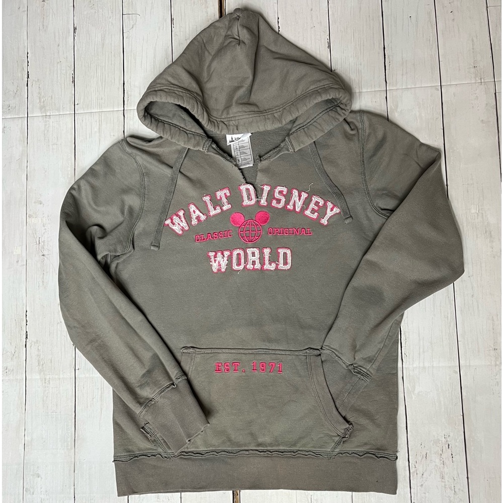 Disney Parks Authentic Original Pull-over Hoodie Distressed V-neck Front Size M.